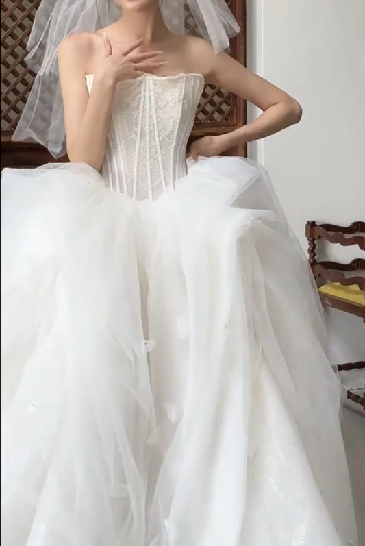 Romantic Strapless Wedding Dress Lace Appliques Tulle A-Line Bridal Dress GG6747