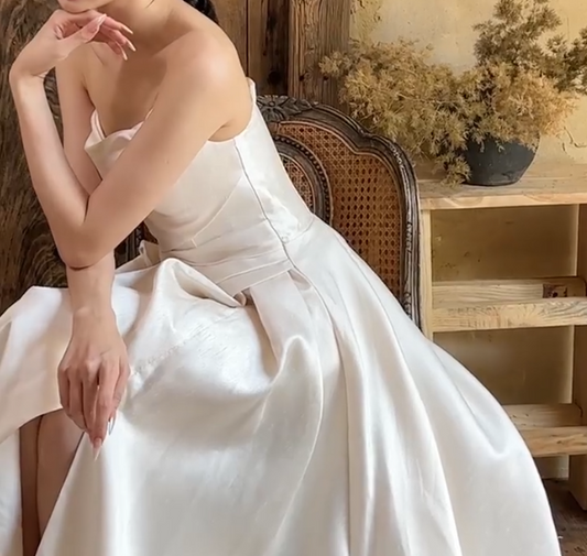Enchanting Strapless Wedding Dress Satin High Slit A-Line Bridal Dress GG6749