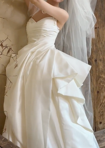 Chic Strapless Ruffles Wedding Dress Satin A-Line Bridal Dress GG6751