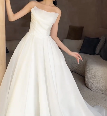Unique Strapless Bow Wedding Dress Satin A-Line Bridal Dress GG6755