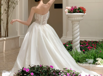 Chic Sweetheart Neck Wedding Dress Ruffles Floral A-Line Bridal Dress GG6756