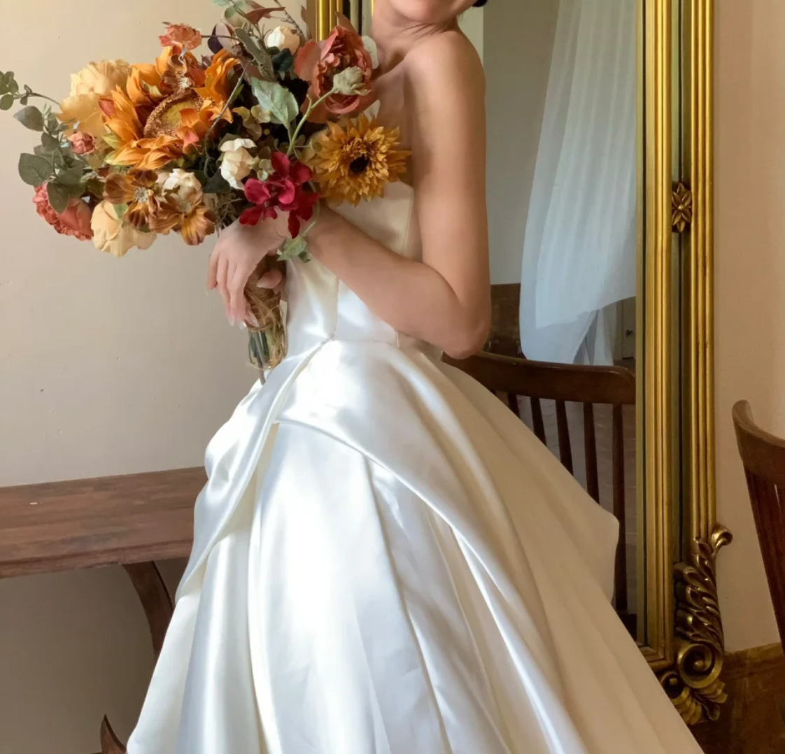 Lustrous Strapless Wedding Dress Satin A-Line Bridal Dress GG6757
