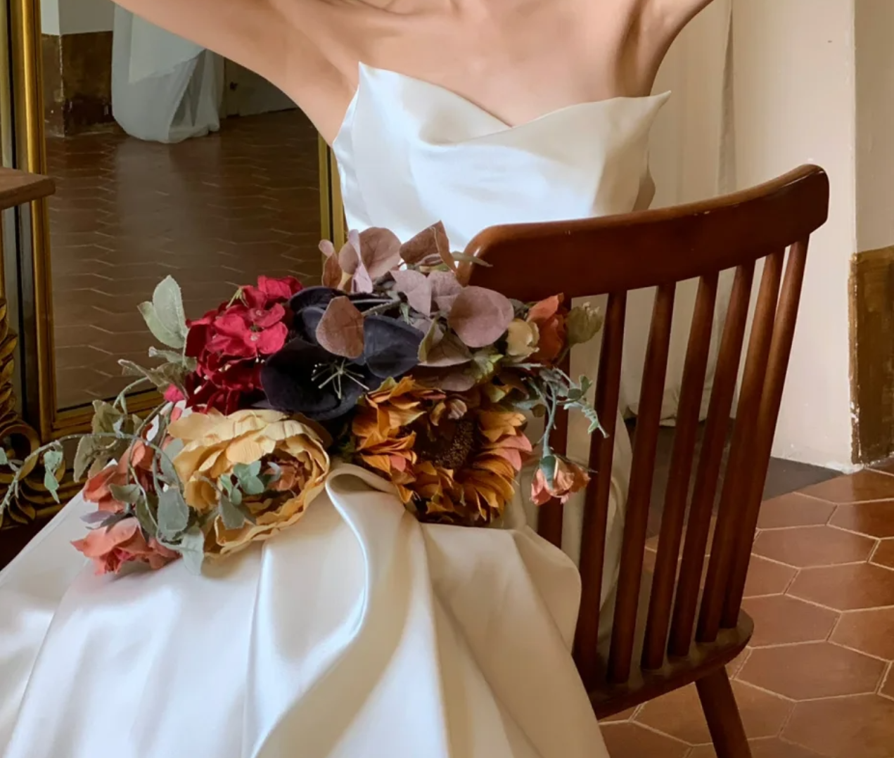 Lustrous Strapless Wedding Dress Satin A-Line Bridal Dress GG6757