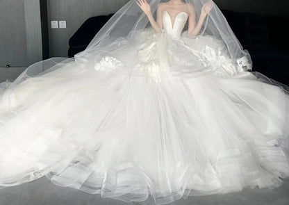 Charming Strapless Wedding Dress Appliques Tulle A-Line Bridal Dress GG6760