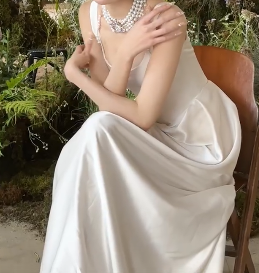 Fascinating Spaghetti Straps Wedding Dress Satin Mermiad Bridal Dress GG6762