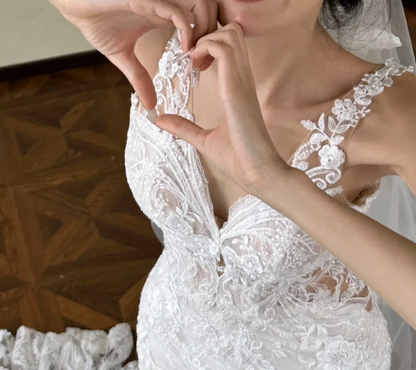 Glam Spaghetti Straps Wedding Dress Appliques Tulle A-Line Bridal Dress GG6769