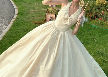Romantic Halter Neck Wedding Dress 3D Flower A-Line Bridal Dress GG6770