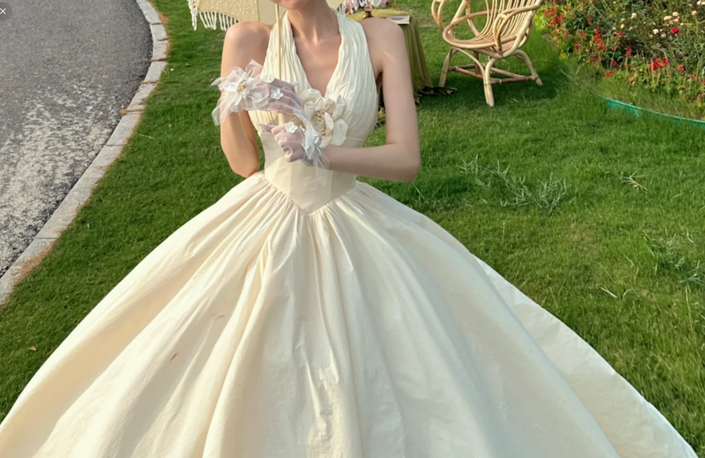 Romantic Halter Neck Wedding Dress 3D Flower A-Line Bridal Dress GG6770