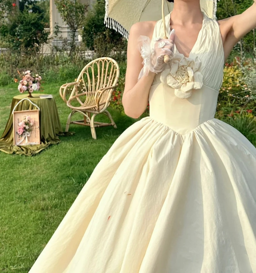 Romantic Halter Neck Wedding Dress 3D Flower A-Line Bridal Dress GG6770