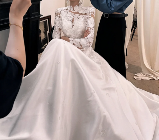Alluring High Collar Appliques Wedding Dress Long Sleeve Satin A-Line Bridal Dress GG6771