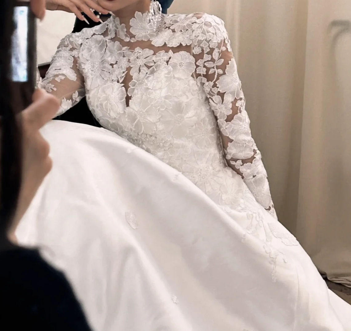 Alluring High Collar Appliques Wedding Dress Long Sleeve Satin A-Line Bridal Dress GG6771