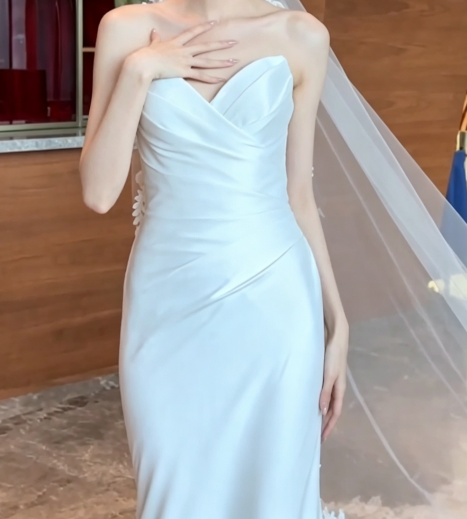 Ornate Strapless Wedding Dress With Lace Train Satin Mermiad Bridal Dress GG6775
