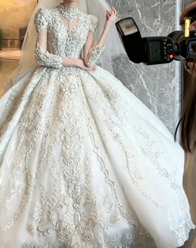 Exquisite High Collar Wedding Dress Long Sleeve Beaded A-Line Bridal Dress GG6776