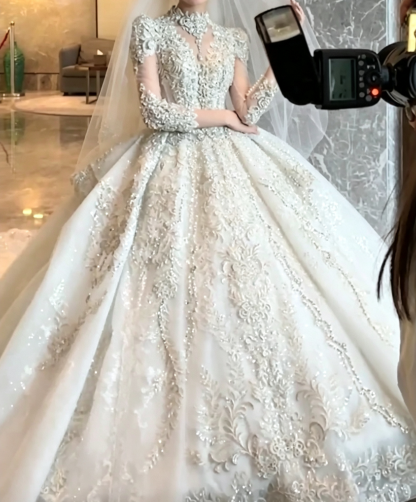 Exquisite High Collar Wedding Dress Long Sleeve Beaded A-Line Bridal Dress GG6776