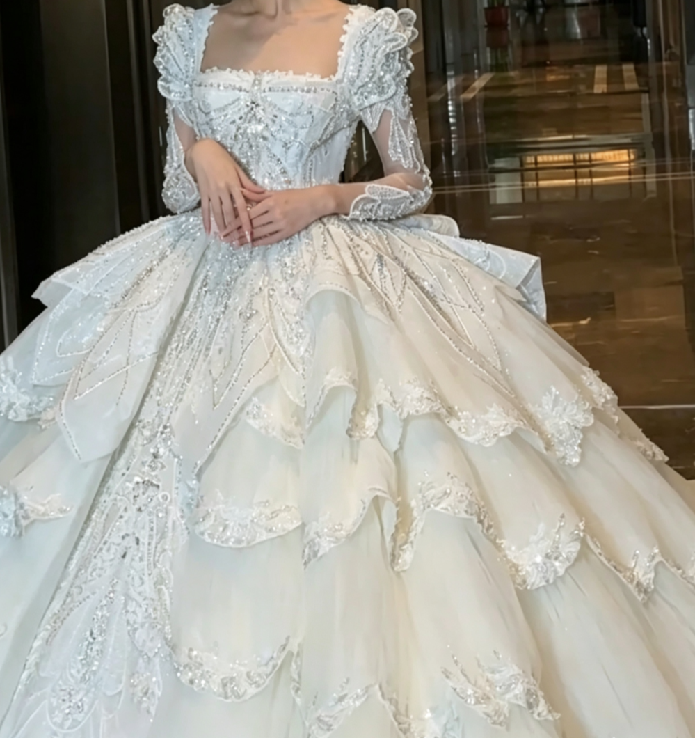 Attractive Square Neck Tiered Wedding Dress Long Sleeve Beaded A-Line Bridal Dress GG6777