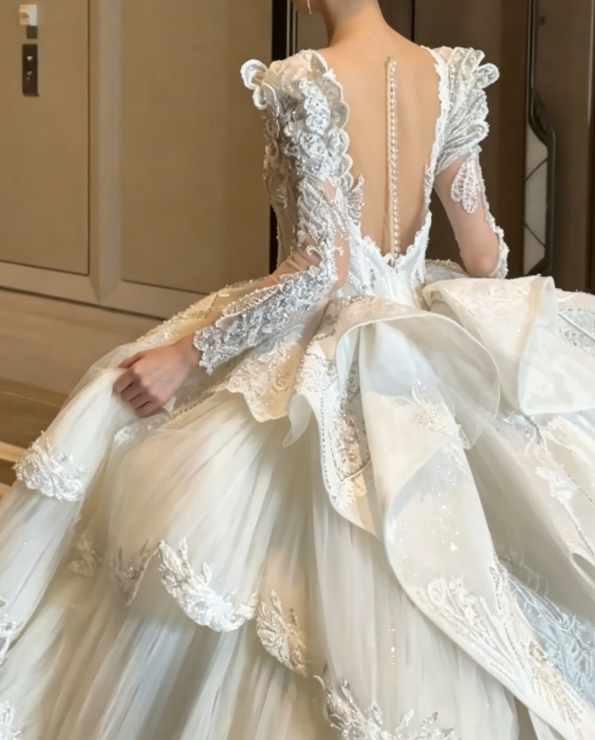 Attractive Square Neck Tiered Wedding Dress Long Sleeve Beaded A-Line Bridal Dress GG6777
