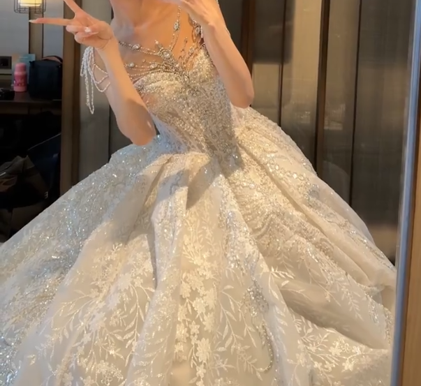 Charming Illusion Neck Sequins Wedding Dress Bow Beading A-Line Bridal Dress GG6778