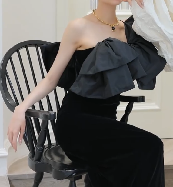 Classical One Shoulder Black Prom Dress Velvet Ruffles Sheath Formal Dress GG6798