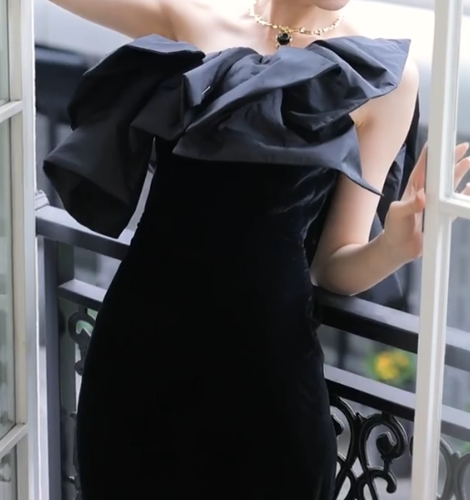 Classical One Shoulder Black Prom Dress Velvet Ruffles Sheath Formal Dress GG6798