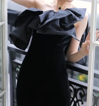 Classical One Shoulder Black Prom Dress Velvet Ruffles Sheath Formal Dress GG6798