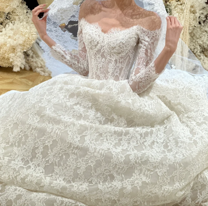 Elegant Off-Shoulder Wedding Dress Long Sleeve Lace A-Line Bridal Dress GG6801