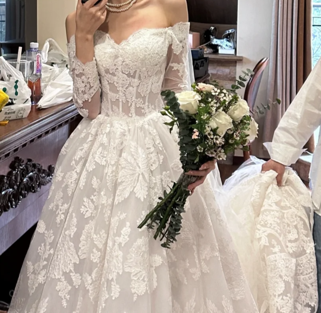Ornate Off-Shoulder Wedding Dress Long Sleeve Lace A-Line Bridal Dress GG6805
