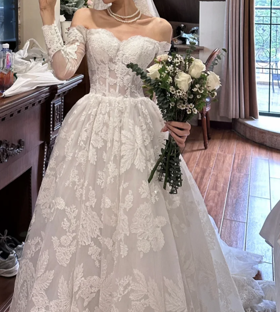 Ornate Off-Shoulder Wedding Dress Long Sleeve Lace A-Line Bridal Dress GG6805