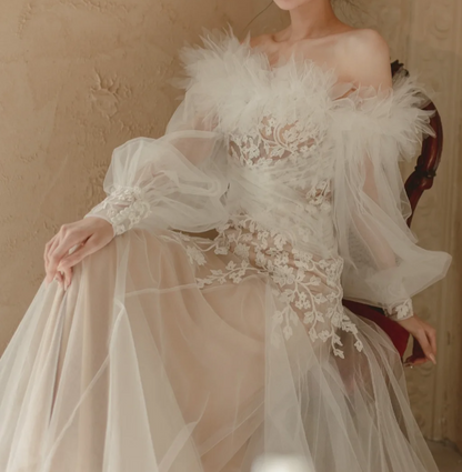 Charming Off-Shoulder Feather Wedding Dress Long Sleeve Lace A-Line Bridal Dress GG6808