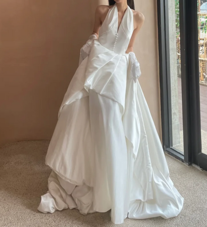 Romantic Halter Neck Wedding Dress Satin A-Line Bridal Dress GG6811