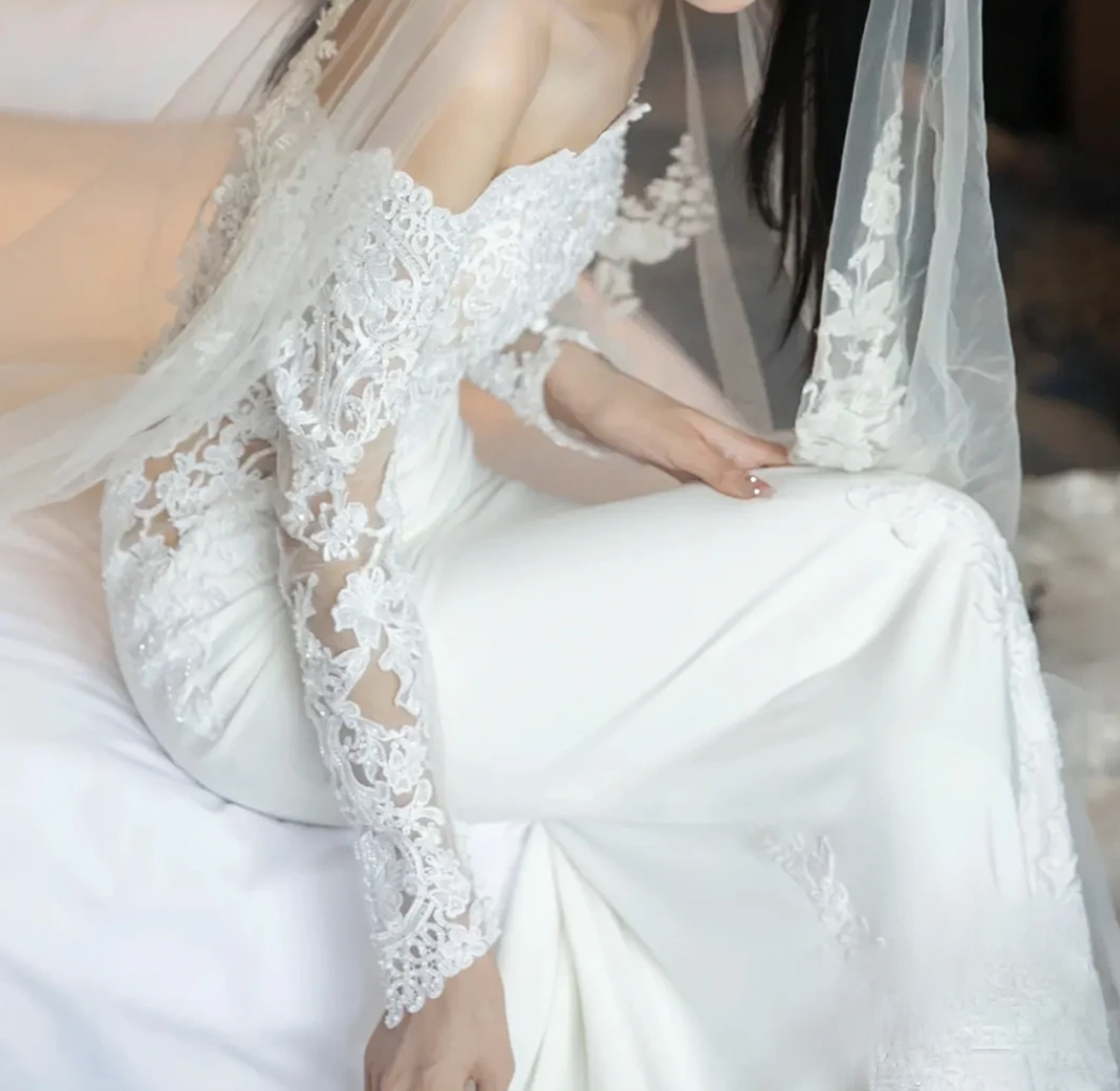 Enchanting Off-Shoulder Wedding Dress Long Sleeve Lace Satin Mermaid Bridal Dress GG6812