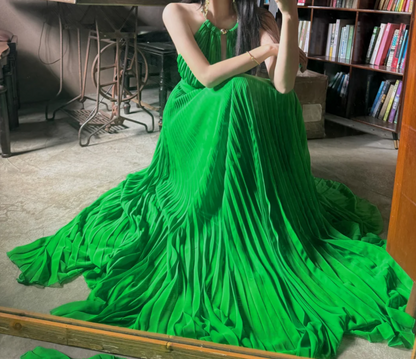 Vintage Halter Neck Green Prom Dress Pleated Chiffon A-Line Formal Dress GG6831