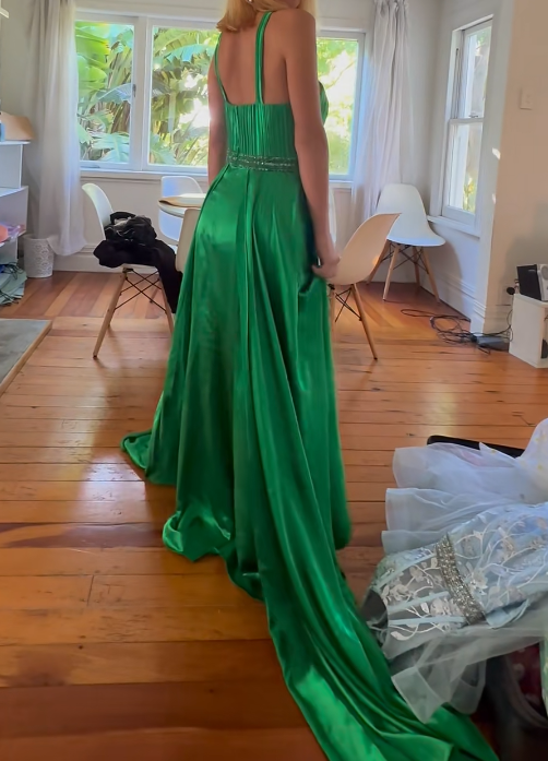 Sleek Halter Neck Green Prom Dress Beading A-Line Formal Dress GG6833