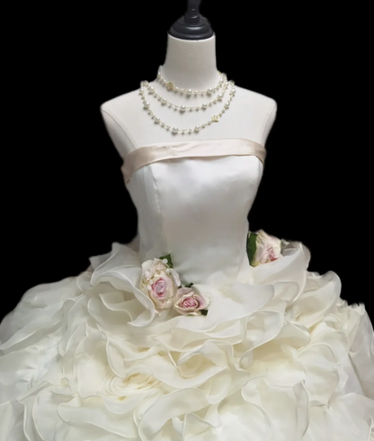 Sleek Strapless 3D Floral Wedding Dress Ruffled A-Line Bridal Dress GG6898