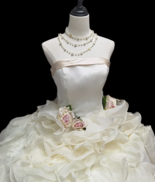 Sleek Strapless 3D Floral Wedding Dress Ruffled A-Line Bridal Dress GG6898