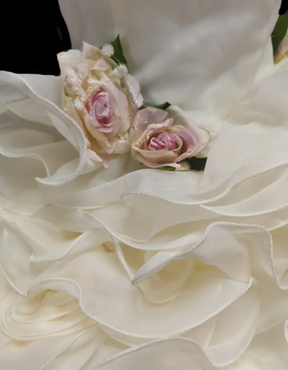 Sleek Strapless 3D Floral Wedding Dress Ruffled A-Line Bridal Dress GG6898