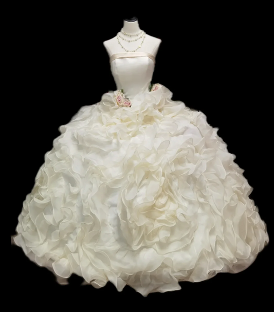 Sleek Strapless 3D Floral Wedding Dress Ruffled A-Line Bridal Dress GG6898