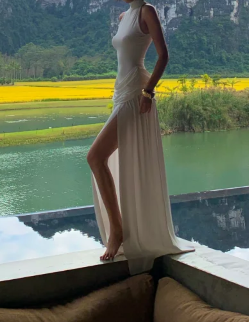 Chic Halter Neck White Prom Dress Slit Sleeveless A-Line Formal Dress GG6941