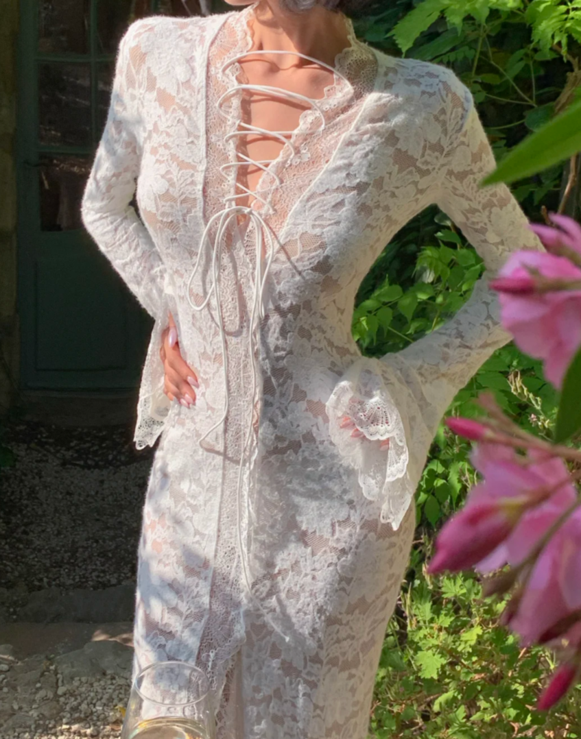 Chic Off-Shoulder White Prom Dress Lace Long Sleeve Slit Mermaid Formal Dress GG6953