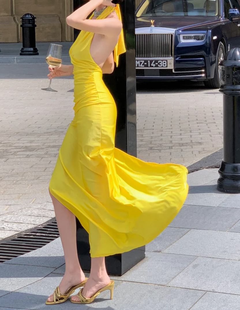 Vibrant Halter Neck Slit Prom Dress Yellow Backless Sheath Formal Dress GG6970