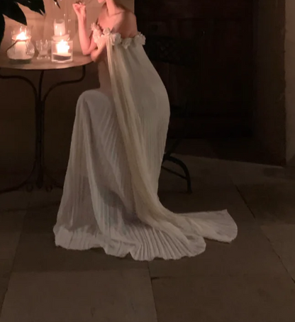 Charming Off-Shoulder Prom Dress White Appliques A-Line Formal Dress GG7000