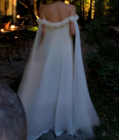 Charming Off-Shoulder Prom Dress White Appliques A-Line Formal Dress GG7000