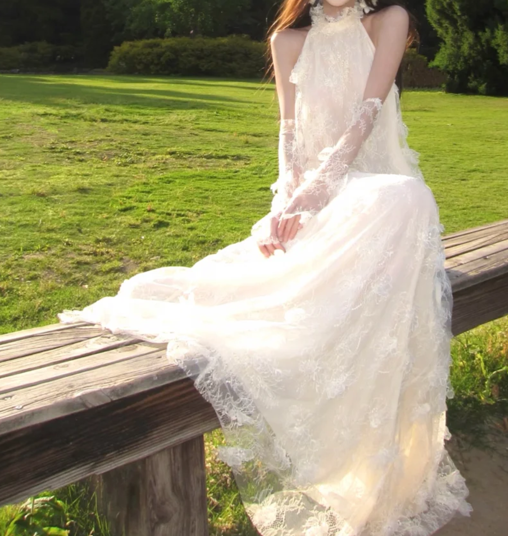 Dreamy Halter Neck Lace Prom Dress White Backless A-Line Formal Dress GG7023