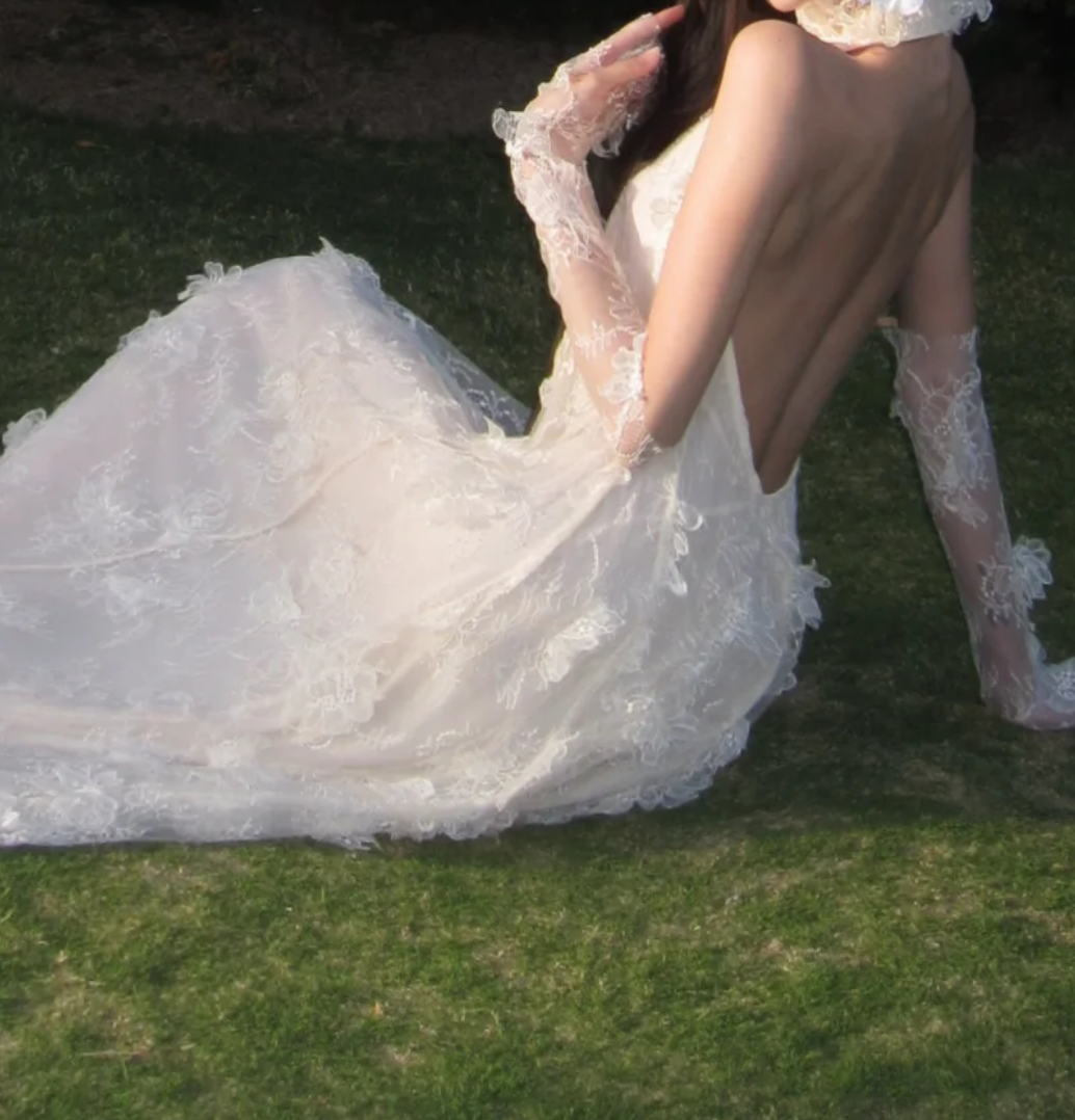 Dreamy Halter Neck Lace Prom Dress White Backless A-Line Formal Dress GG7023