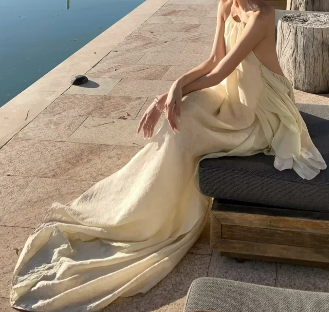 Ethereal Halter Neck Ivory Prom Dress Ruffles Backless A-Line Formal Dress GG7029