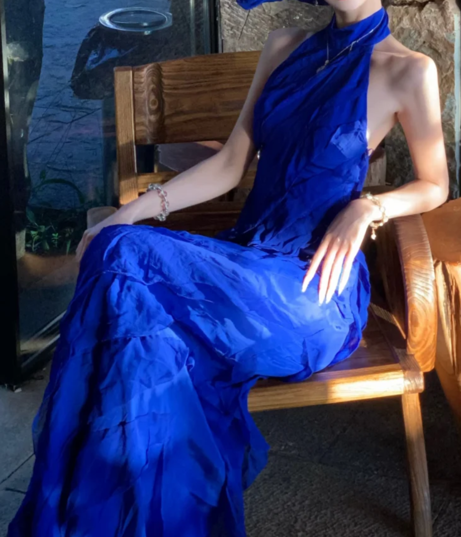 Chic Halter Neck Blue Prom Dress Ruffles Backless A-Line Formal Dress GG7036