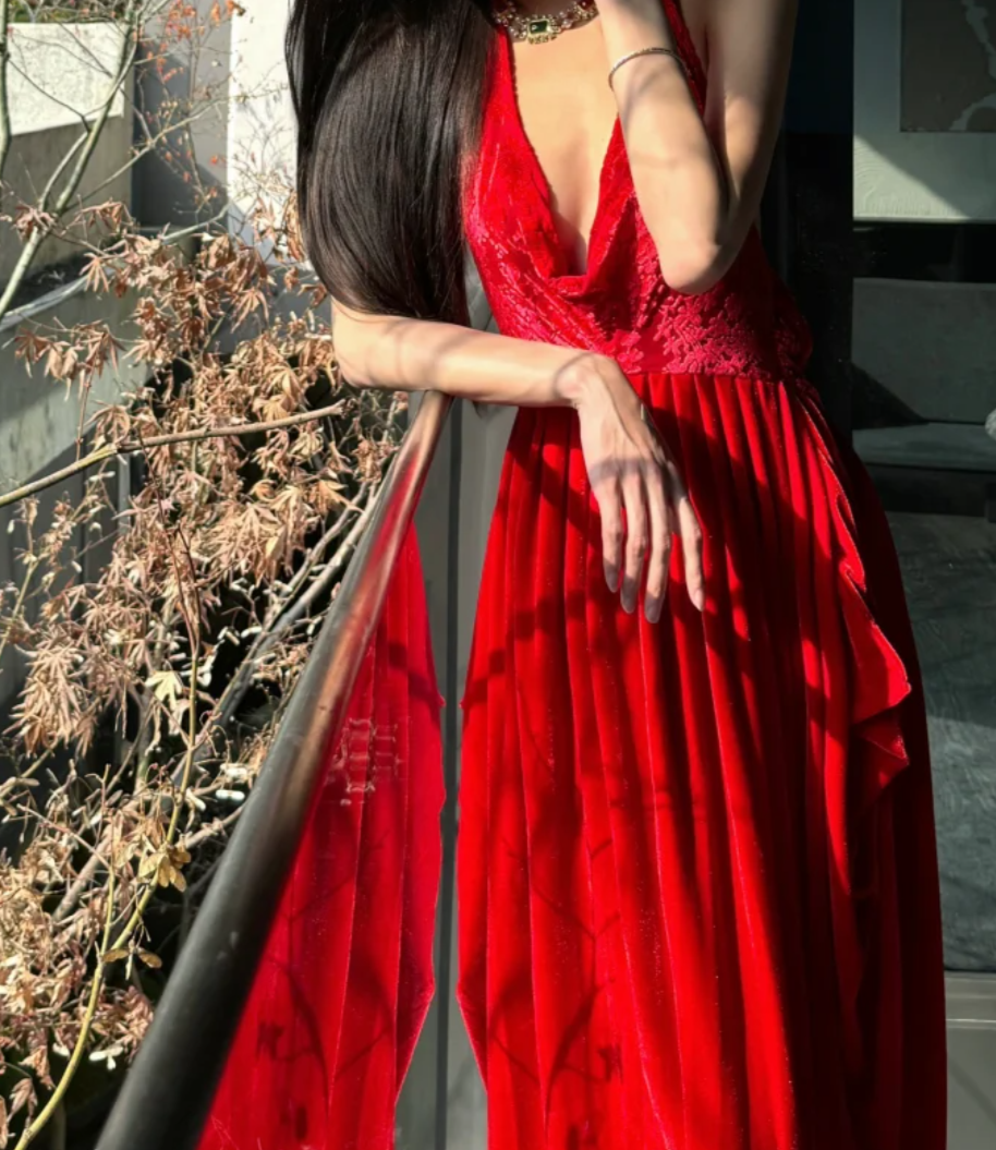 Alluring Halter Neck Red Prom Dress Backless Lace A-Line Formal Dress GG7092