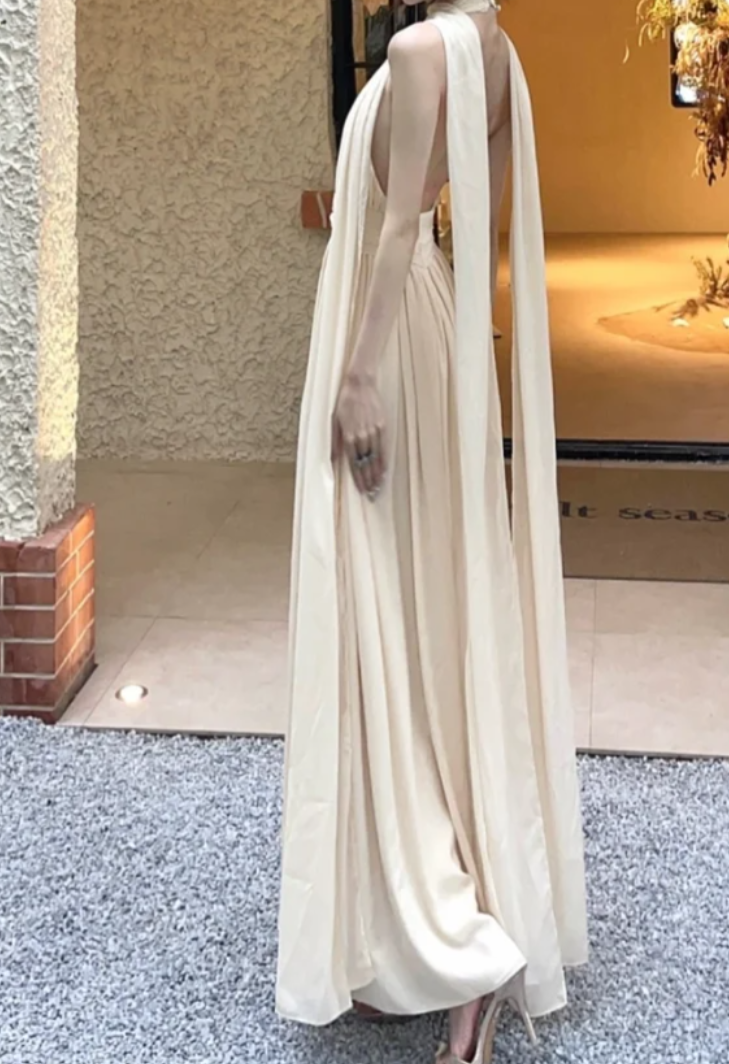 Sleek Halter Neck Prom Dress Ivory Backless A-Line Formal Dress GG7122