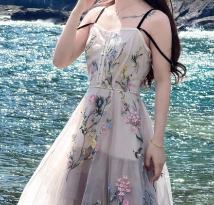 Charming Spaghetti Straps Prom Dress Floral Embroidery A-Line Formal Dress GG7149