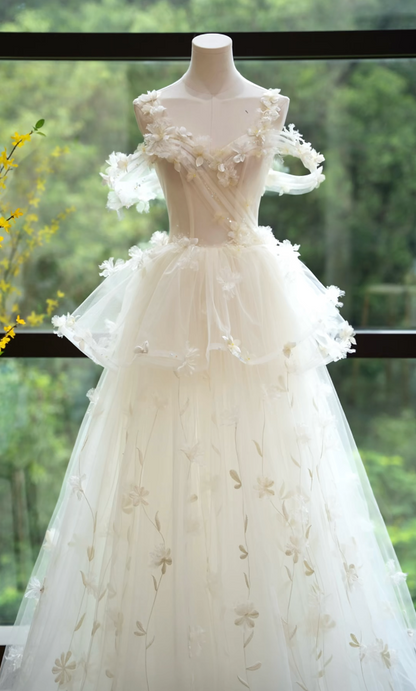 Luxurious Off-Shoulder Ivory Wedding Dress Appliques Tiered A-Line Bridal Dress GG7170