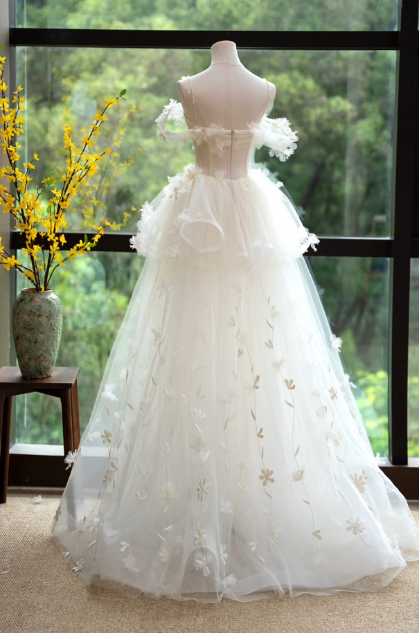 Luxurious Off-Shoulder Ivory Wedding Dress Appliques Tiered A-Line Bridal Dress GG7170
